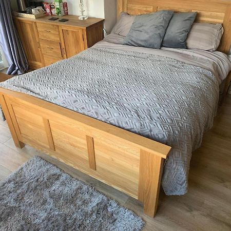 Farah'S Guest Suite Solihull Eksteriør bilde