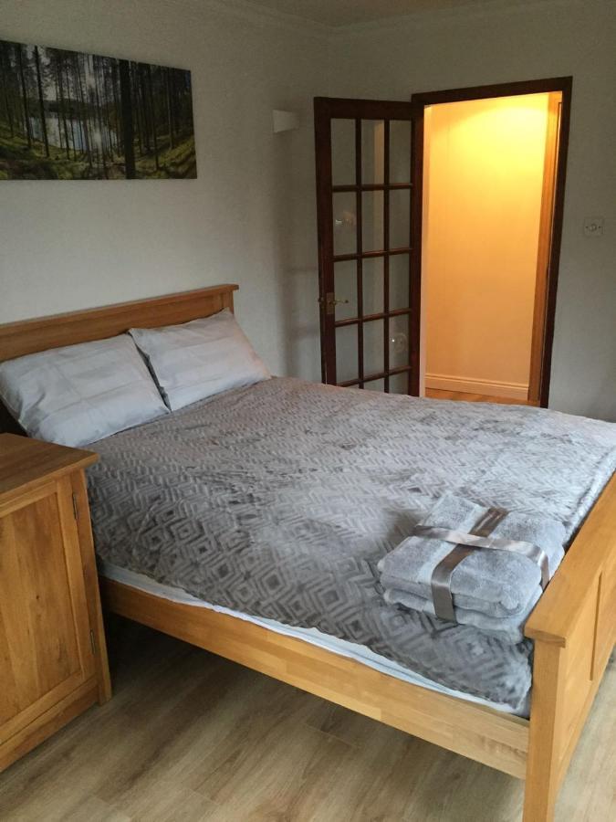 Farah'S Guest Suite Solihull Eksteriør bilde