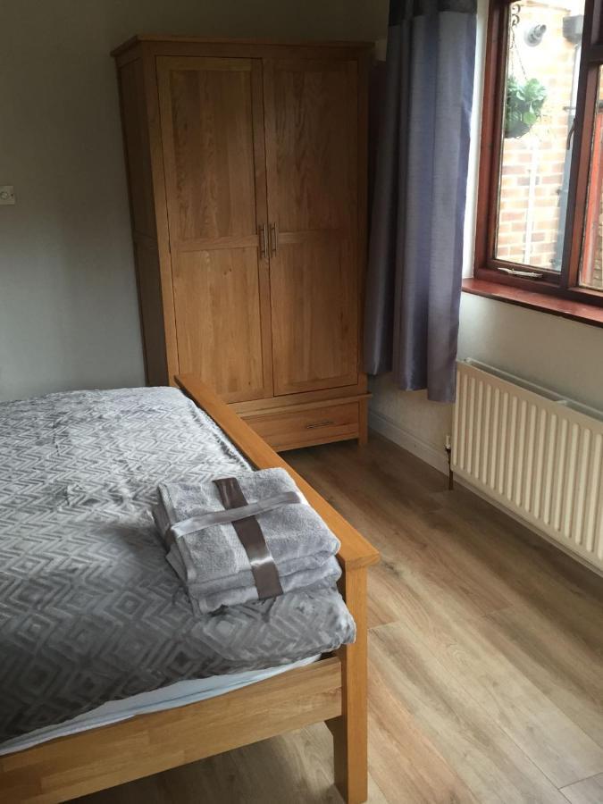 Farah'S Guest Suite Solihull Eksteriør bilde