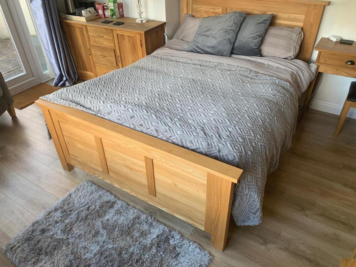 Farah'S Guest Suite Solihull Eksteriør bilde